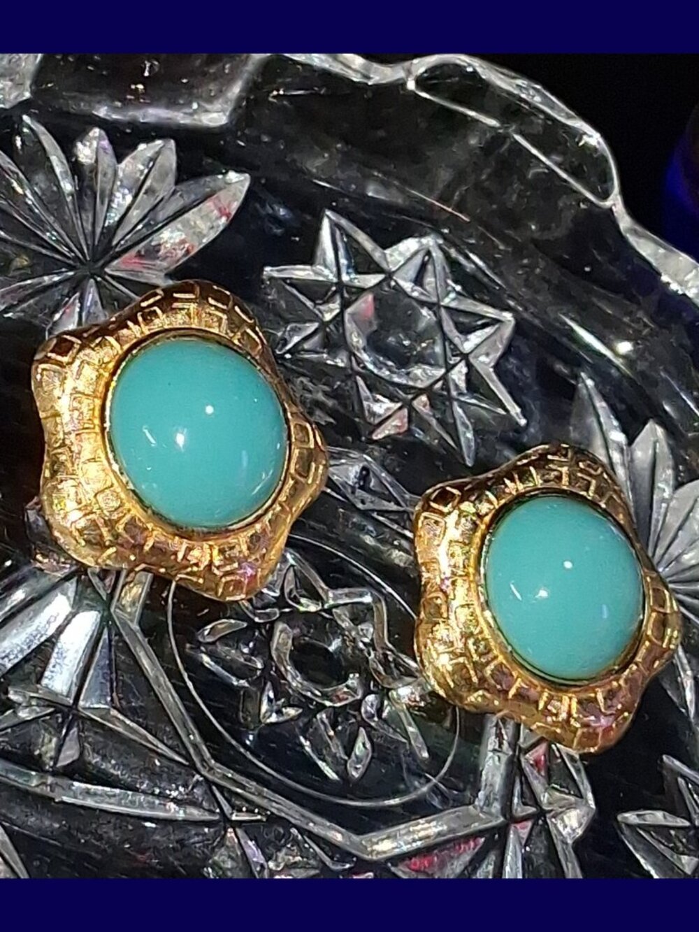 Monet Vintage 1980s Gold Textured Star Clip On Earrings w Faux Turquoise